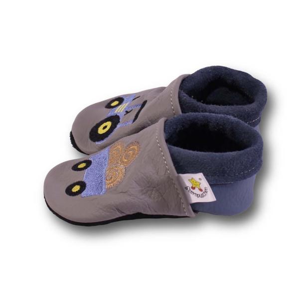 Krabbelschuhe blauer Trecker mit Anhänger